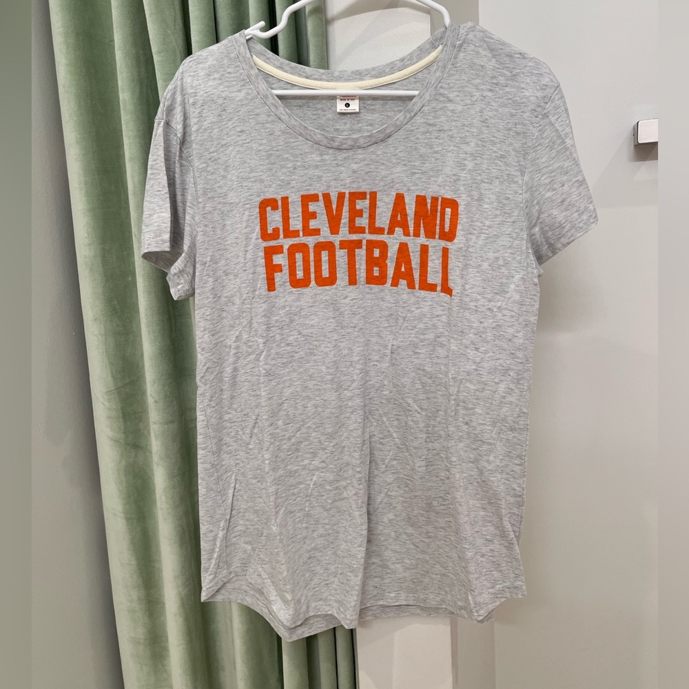 women’s cleveland browns football tshirt